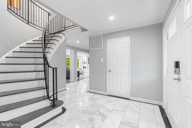 820 RIDGE DR, Mclean, VA 22101