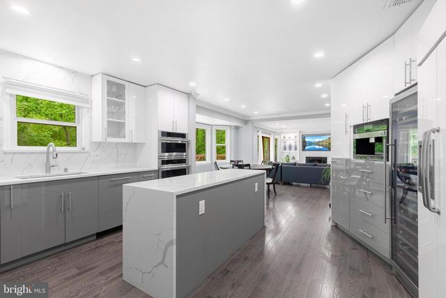 820 RIDGE DR, Mclean, VA 22101