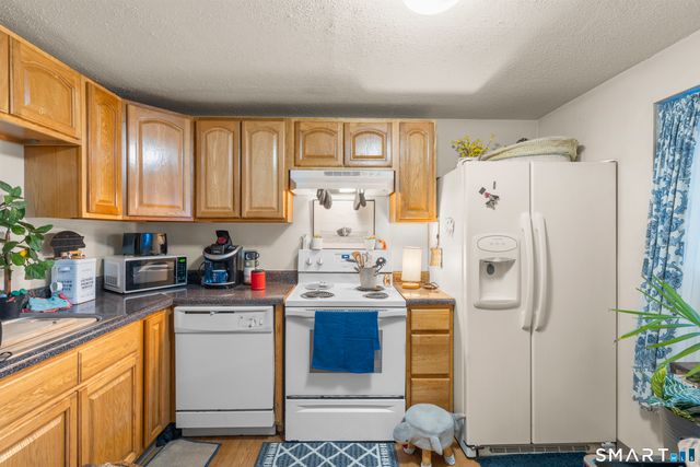 130 Coe Avenue 14, East Haven, CT 06512