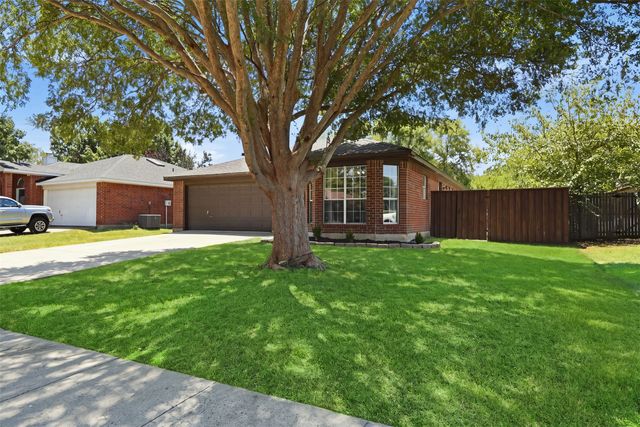 1152 Lake Bluff Drive, Little Elm, TX 75068