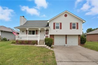 209 Cross Creek Drive, Grain Valley, MO 64029