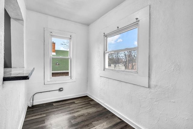 9219 S Greenwood Avenue, Chicago, IL 60619