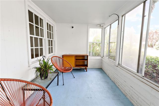 2546 Vero Beach Avenue, Vero Beach, FL 32960