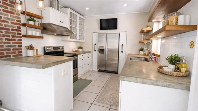 2546 Vero Beach Avenue, Vero Beach, FL 32960