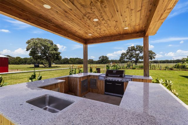 233 Private Road 7786, Wills Point, TX 75169