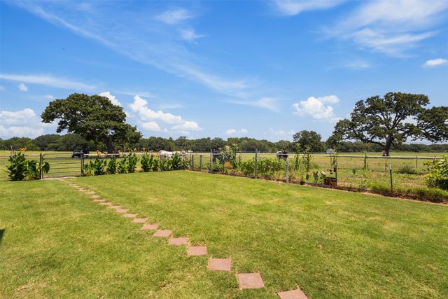 233 Private Road 7786, Wills Point, TX 75169