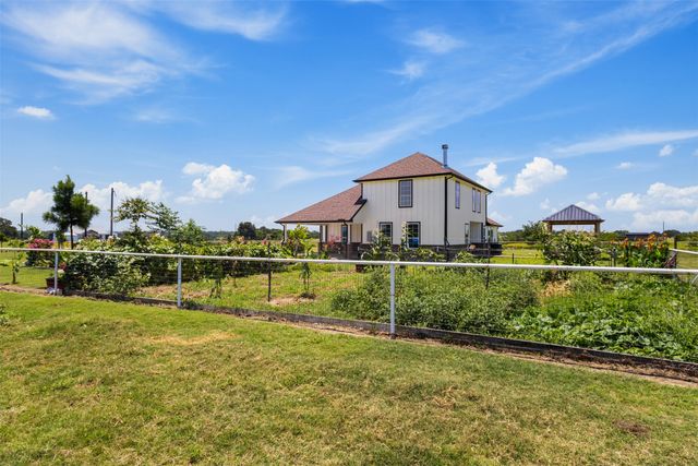 233 Private Road 7786, Wills Point, TX 75169