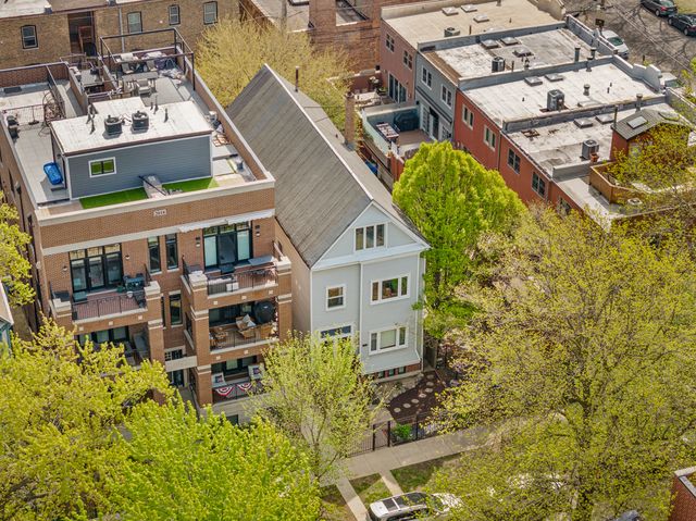 3809 N Kenmore Avenue, Chicago, IL 60613