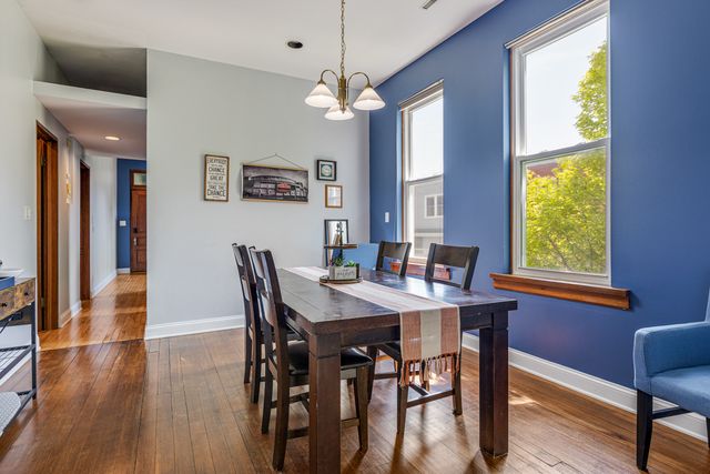 3809 N Kenmore Avenue, Chicago, IL 60613