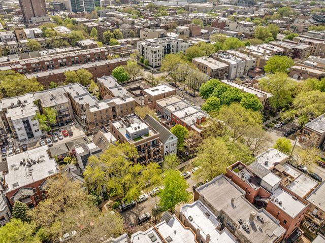 3809 N Kenmore Avenue, Chicago, IL 60613