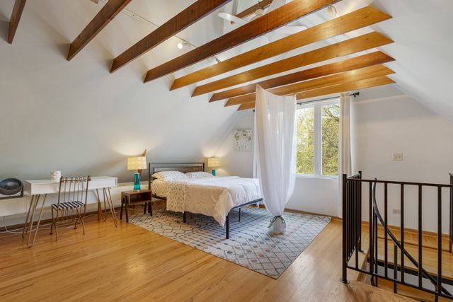 3809 N Kenmore Avenue, Chicago, IL 60613