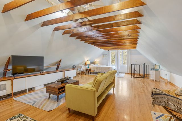 3809 N Kenmore Avenue, Chicago, IL 60613