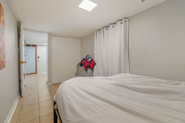 3809 N Kenmore Avenue, Chicago, IL 60613