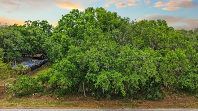 704 1ST AVENUE NE, Ruskin, FL 33570