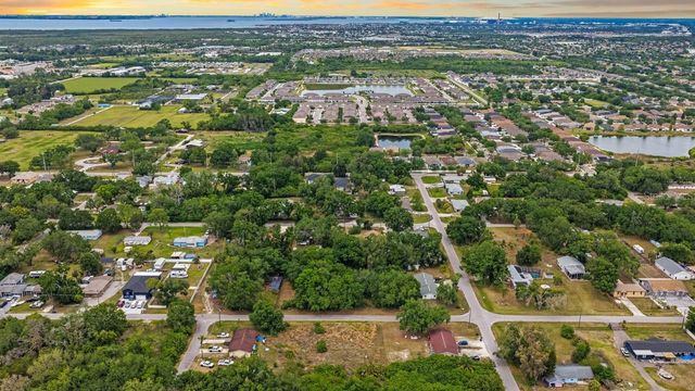 704 1ST AVENUE NE, Ruskin, FL 33570