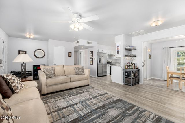 10637 W AUGUSTA Drive, Sun City, AZ 85351