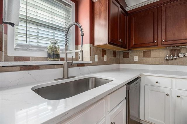 213 Overlook Court, Dallas, GA 30157