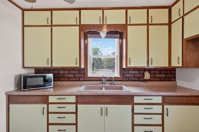 908 W 5TH STREET, Nekoosa, WI 54457