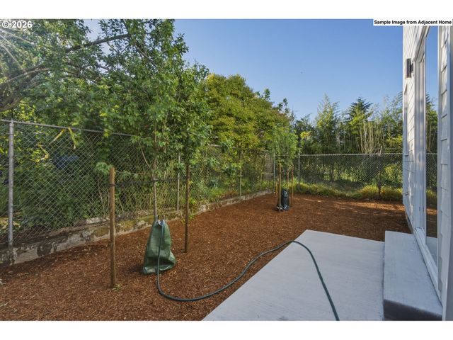 7051 Se 60th Ave, Portland, OR 97206