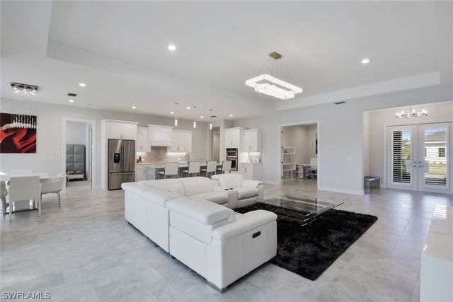 14327 Laguna Springs LN, Naples, FL 34114
