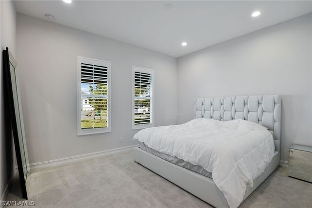 14327 Laguna Springs LN, Naples, FL 34114