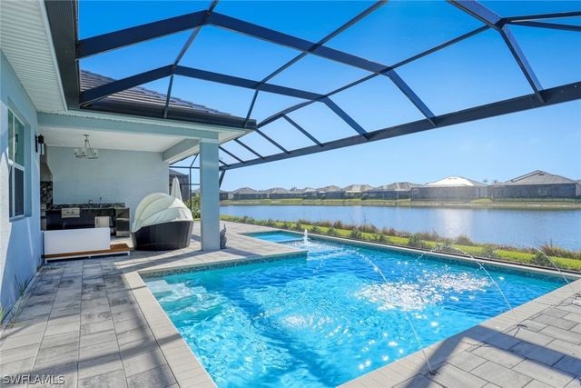 14327 Laguna Springs LN, Naples, FL 34114