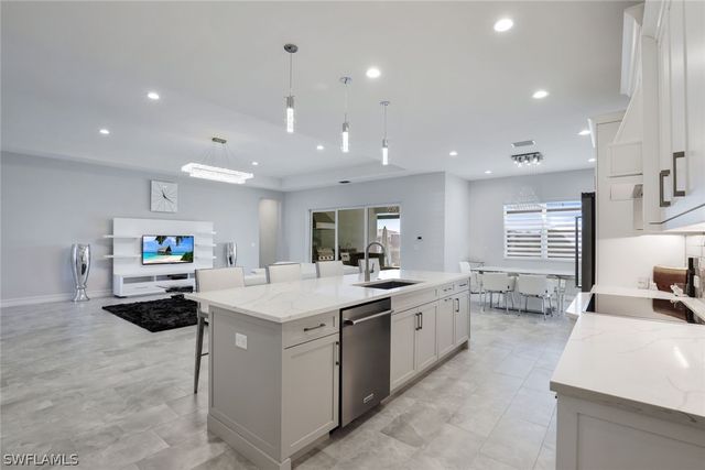 14327 Laguna Springs LN, Naples, FL 34114