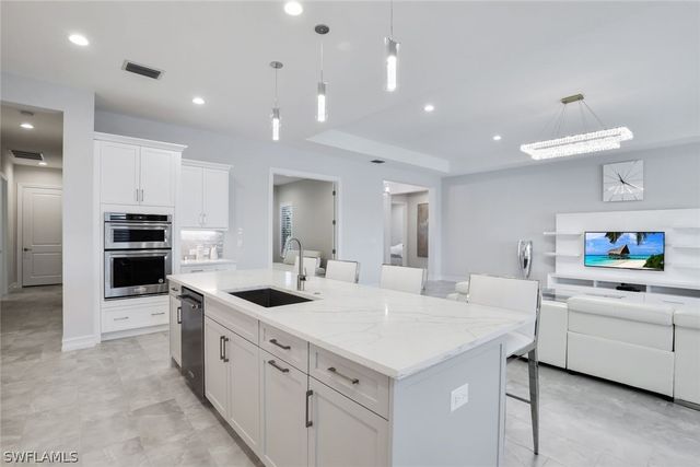 14327 Laguna Springs LN, Naples, FL 34114