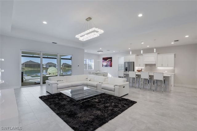 14327 Laguna Springs LN, Naples, FL 34114