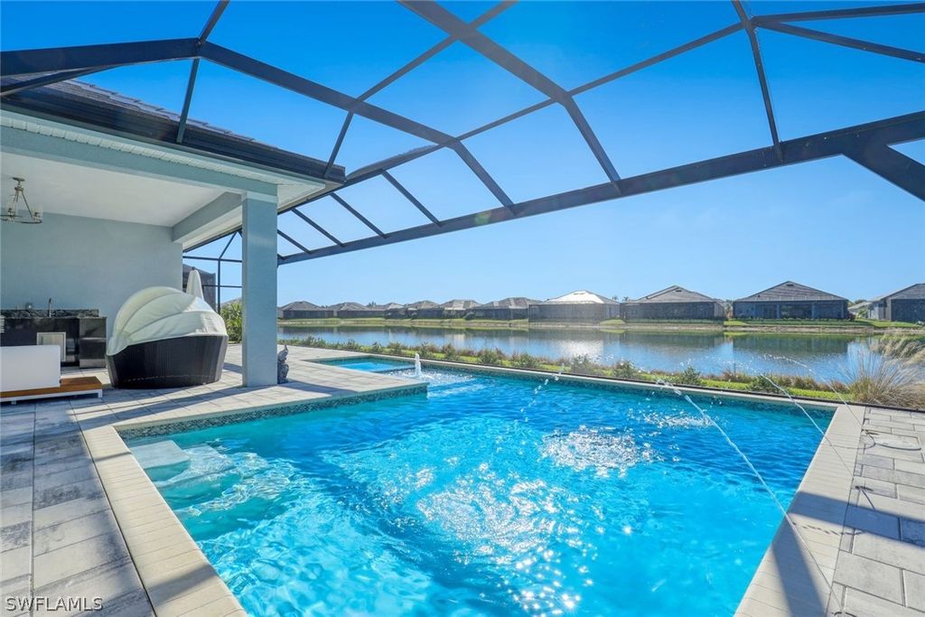 14327 Laguna Springs LN, Naples, FL 34114