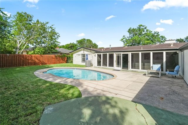 134 Seaview, Corpus Christi, TX 78411