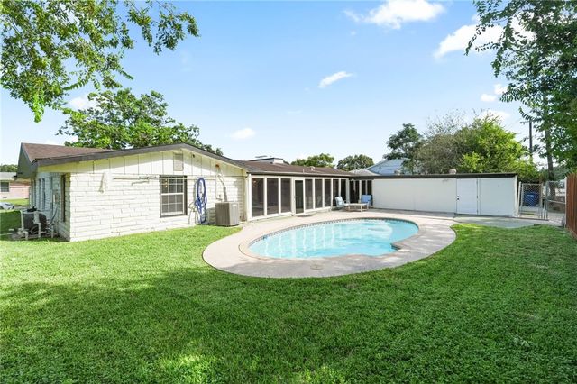 134 Seaview, Corpus Christi, TX 78411