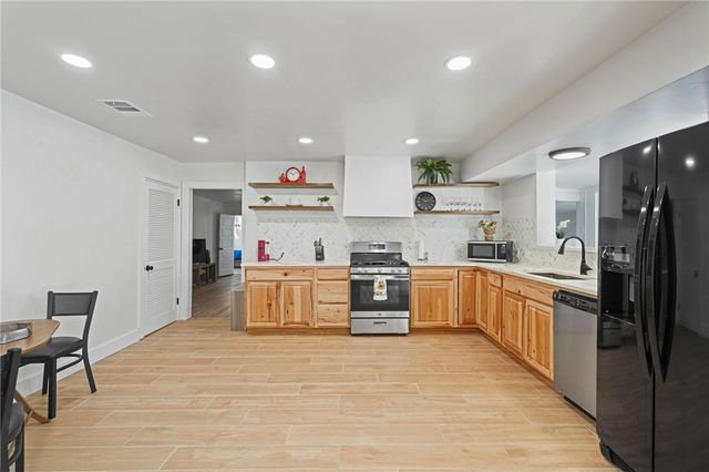 134 Seaview, Corpus Christi, TX 78411