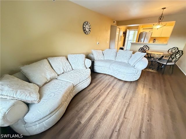 8274 Key Royal CIR 1025, Naples, FL 34119