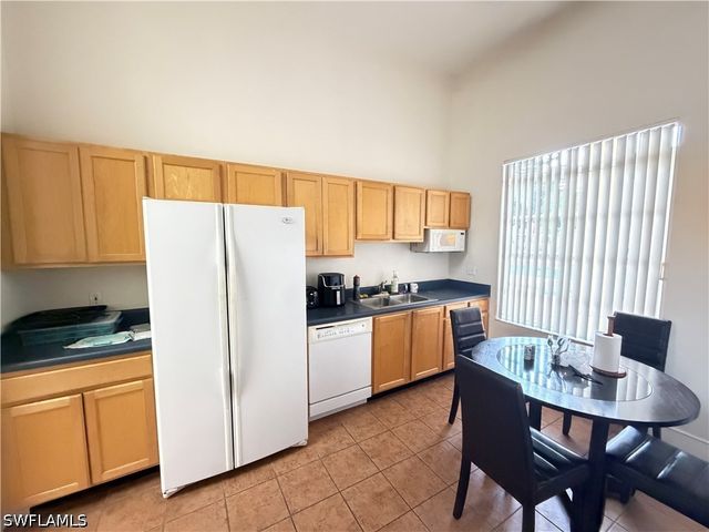 8274 Key Royal CIR 1025, Naples, FL 34119