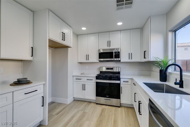 5601 Allison Court, Las Vegas, NV 89122