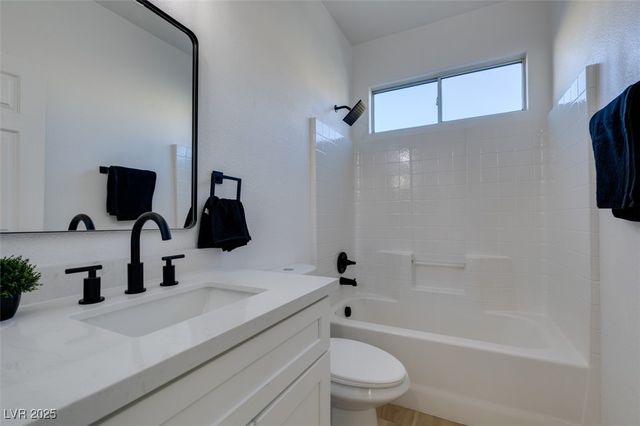 5601 Allison Court, Las Vegas, NV 89122