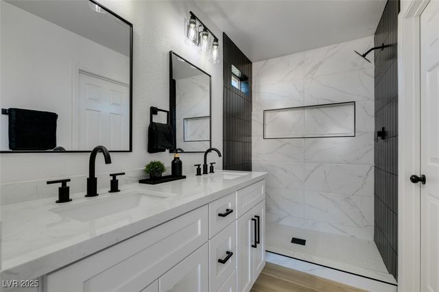 5601 Allison Court, Las Vegas, NV 89122