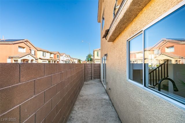 5601 Allison Court, Las Vegas, NV 89122