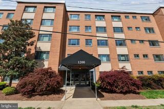 1200 S Arlington Ridge Rd Apt 403, Arlington, VA 22202