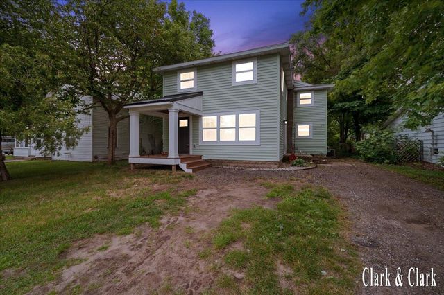 214 N Lincoln Street, Howard City, MI 49329