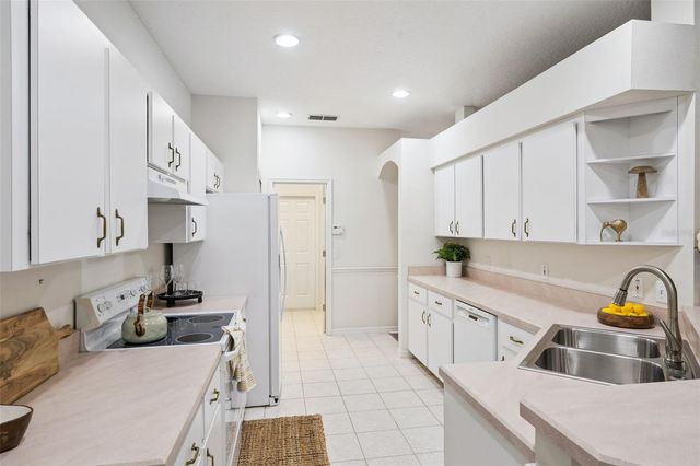 390 FOXHILL DRIVE, Debary, FL 32713