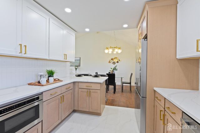 17 Wellington Road, East Brunswick, NJ 08816