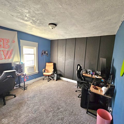 821 S 17th Street, New Castle, IN 47362