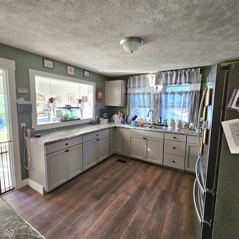 821 S 17th Street, New Castle, IN 47362