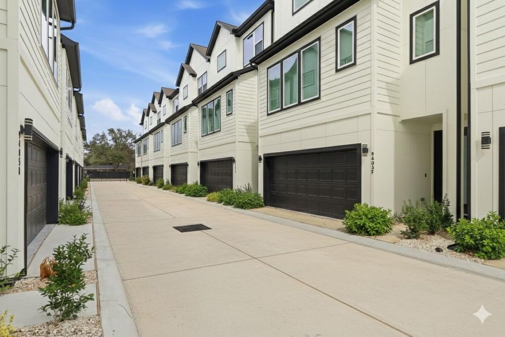 9403 Hammerly Boulevard A, Houston, TX 77080