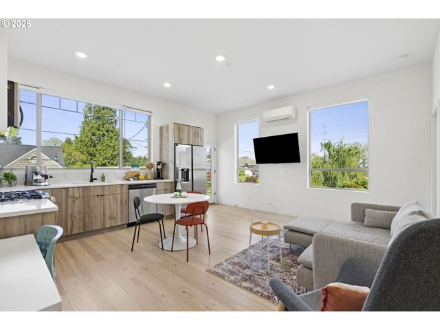 6610 N GREENWICH Ave 5, Portland, OR 97217