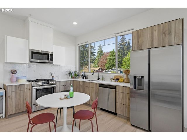 6610 N GREENWICH Ave 5, Portland, OR 97217