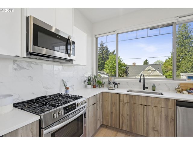 6610 N GREENWICH Ave 5, Portland, OR 97217
