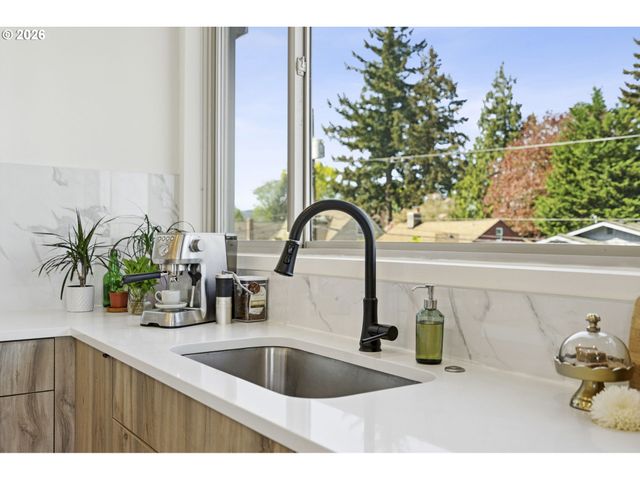 6610 N GREENWICH Ave 5, Portland, OR 97217